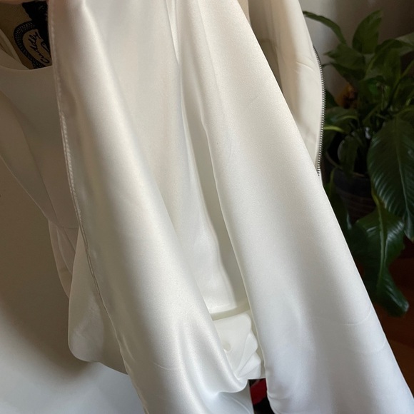 NWT - Alice + Olivia Adrina Cowl-Neck Spaghetti-Strap High-Low Midi Dress - Picture 10 of 15